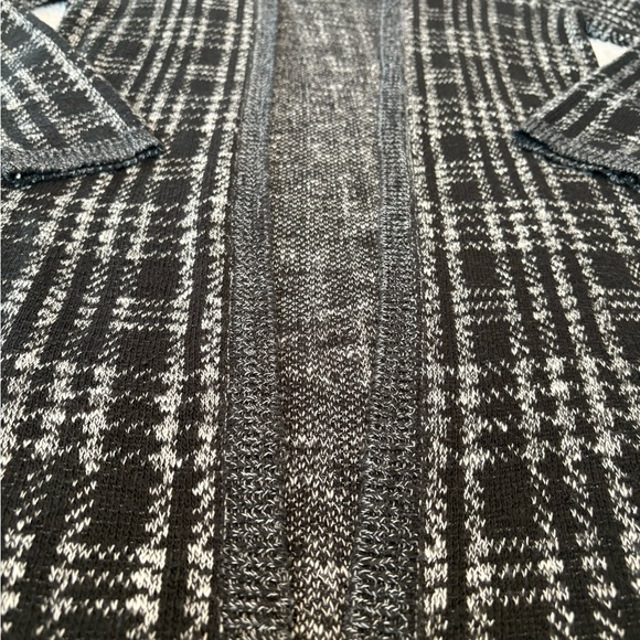 C Apparel Plaid Open-Front Longline Cardigan Sweater - Size Medium - Picture 3 of 12